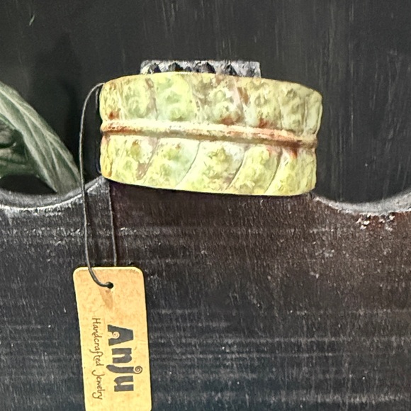 Anju Jewelry Jewelry - Anju Handcrafted Green Bracelet